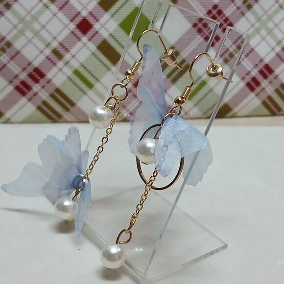 NWOT Fashion Jewelry Gold Tone Faux Pearl Dangle Blue Butterfly Earrings #19 - Picture 4 of 8